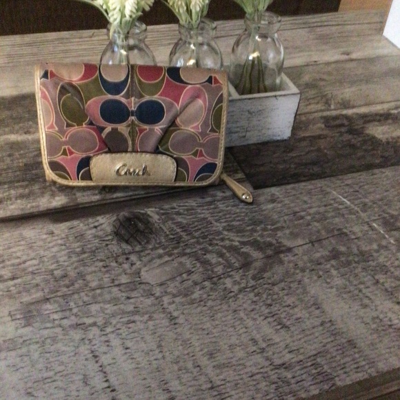 Vintage Coach wallet - Picture 1 of 5